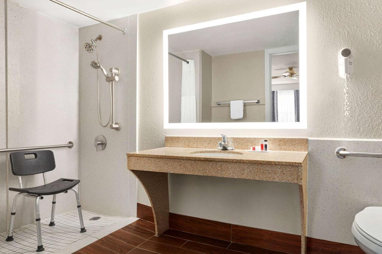 Days Inn By Wyndham Demopolis Esterno foto