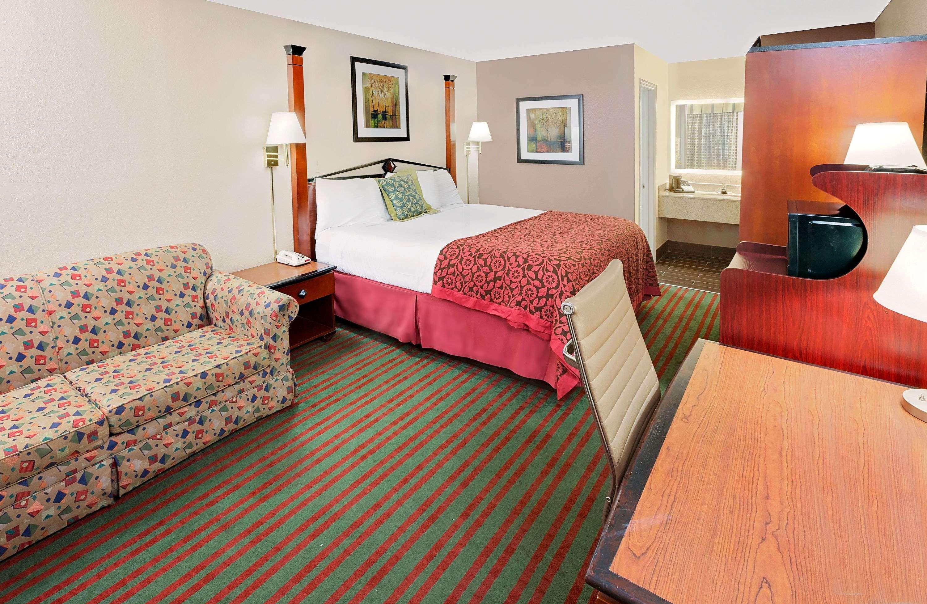 Days Inn By Wyndham Demopolis Esterno foto